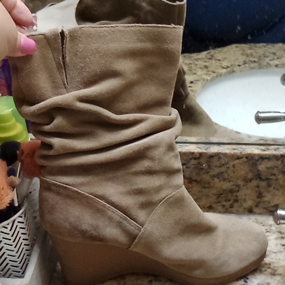 White Mountain wedge boots